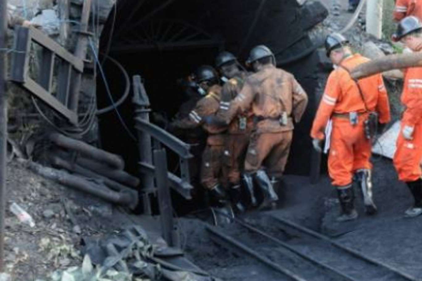 Çin'de bir kömür madeninde 23 işçi mahsur kaldı